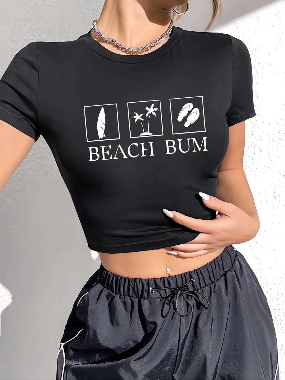 Damen Crop-T-Shirt mit verspieltem Kirschmotiv und elegantem Schleifenprint R&B