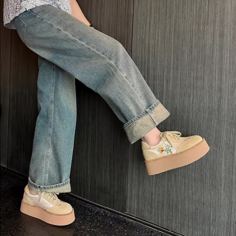 Damen modische Plateau-Sneaker mit floralen Applikationen und dämpfendem Fußbett R&B