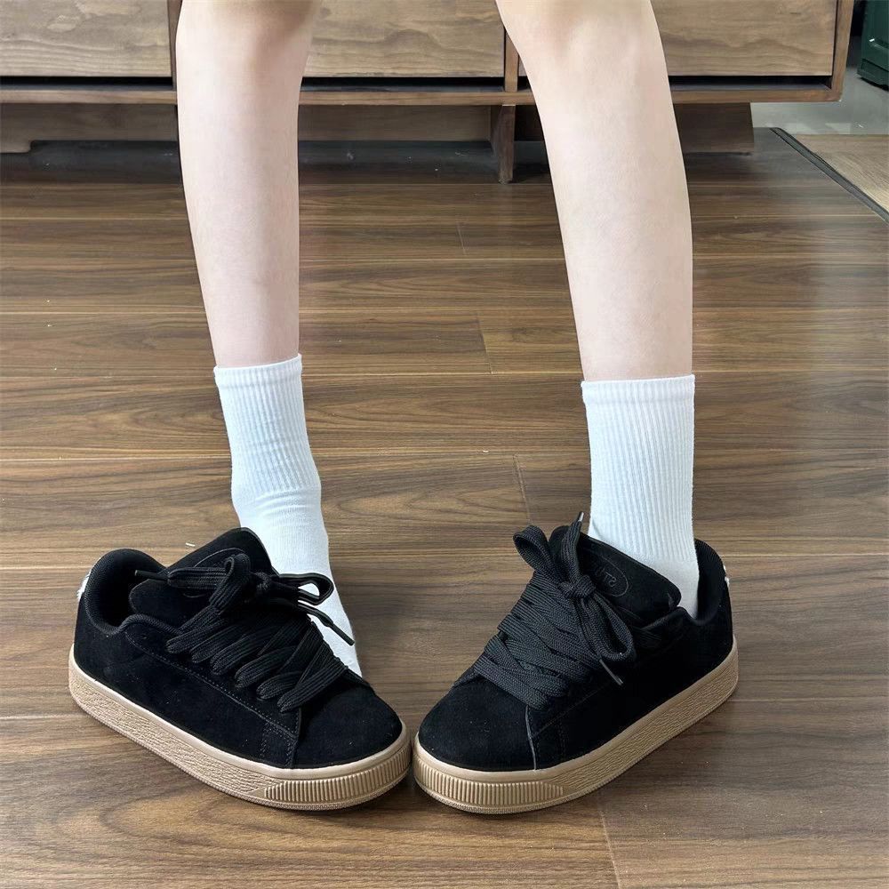 Damen Sneakers aus weichem Nubukleder mit rutschfester Gummisohle R&B