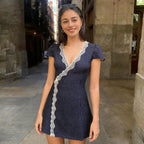 Damen Verspieltes Wickelkleid mit eleganten Spitzeinsätzen R&B