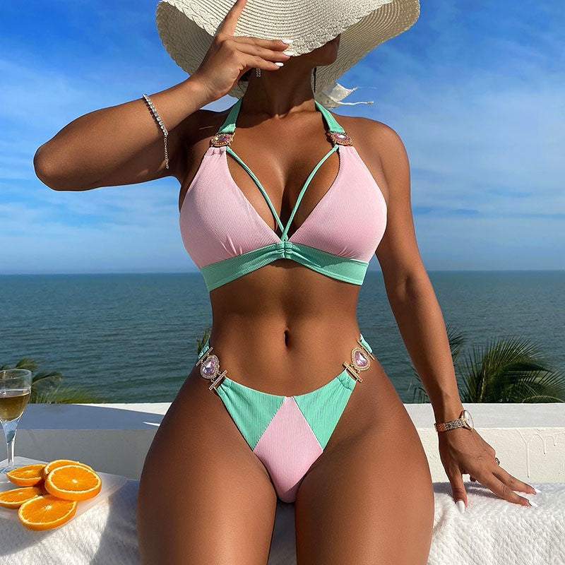 Damen Triangel-Bikini mit eleganten Schmuckdetails