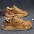 Damen Sportliche Sneakers mit motivierter Rückenkonstruktion und gepolsterter Rutschfester Sohle