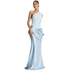 Damen Elegantes asymmetrisches Abendkleid mit fließendem Satin und raffiniertem Drapierungsdetail EB
