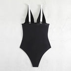 Damen Einteiler Badeanzug mit modernem Schnitt und grafischem Design R&B
