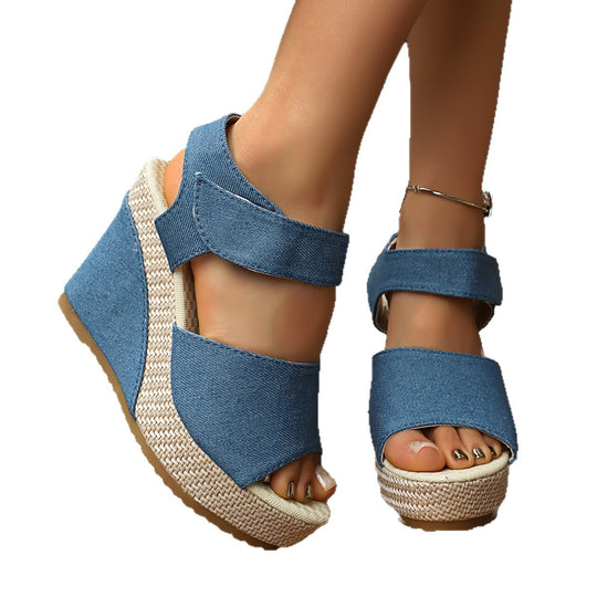 Damen Wedge-Sandalen mit breiten Riemen und luftigem Design R&B