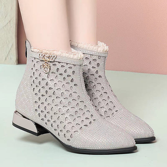 Damen elegante Stiefeletten mit funkelnden Strassdetails und modischem Lochmuster R&B