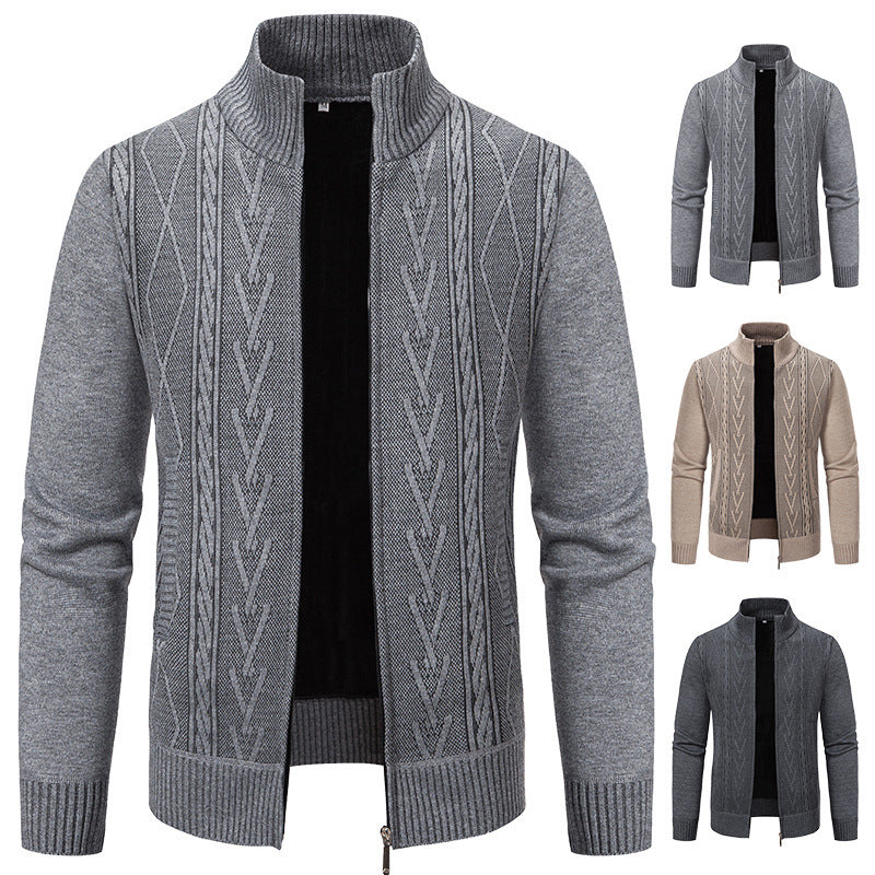 Herren Strickjacke mit modernem Zopfmuster und hohem Stehkragen R&B