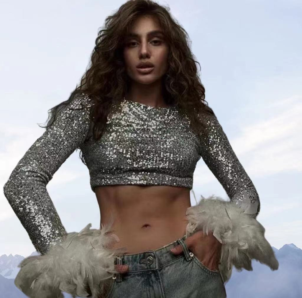 Damen Cropped Oberteil mit funkelndem Paillettenbesatz und fluffigen Ärmelbündchen R&B