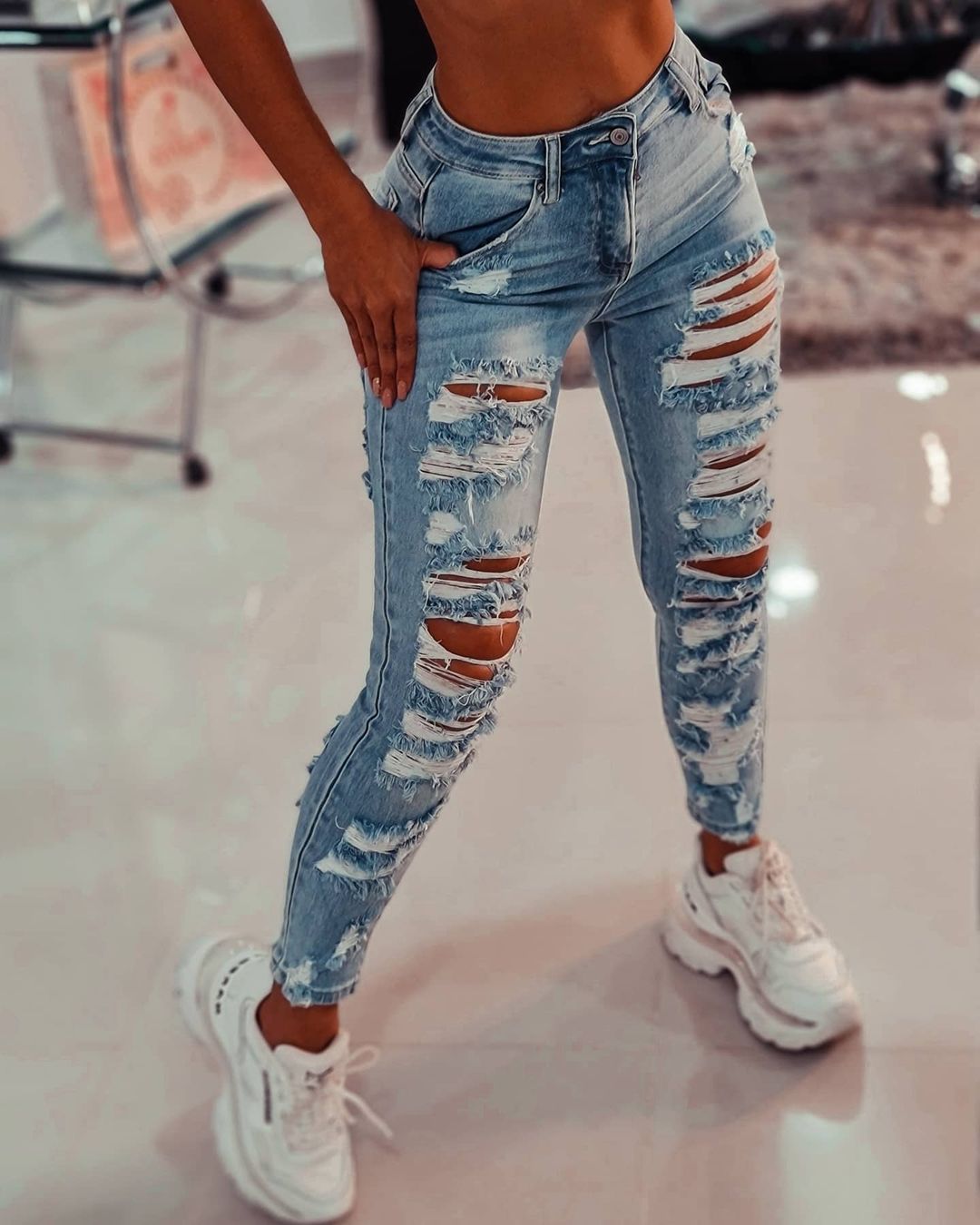 Damen Skinny-Jeans im distressed Look