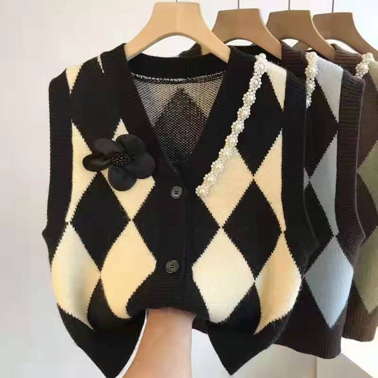 Damen Strickweste mit modernem Rautenmuster und eleganter Knopfdetail R&B