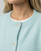 Damen flauschige Kurzstrickjacke im Angora-Optik mit Perlenknöpfen R&B