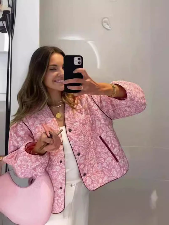 Damen gesteppte Herbstjacke mit einzigartigem floralen Muster und praktischen Taschen R&B
