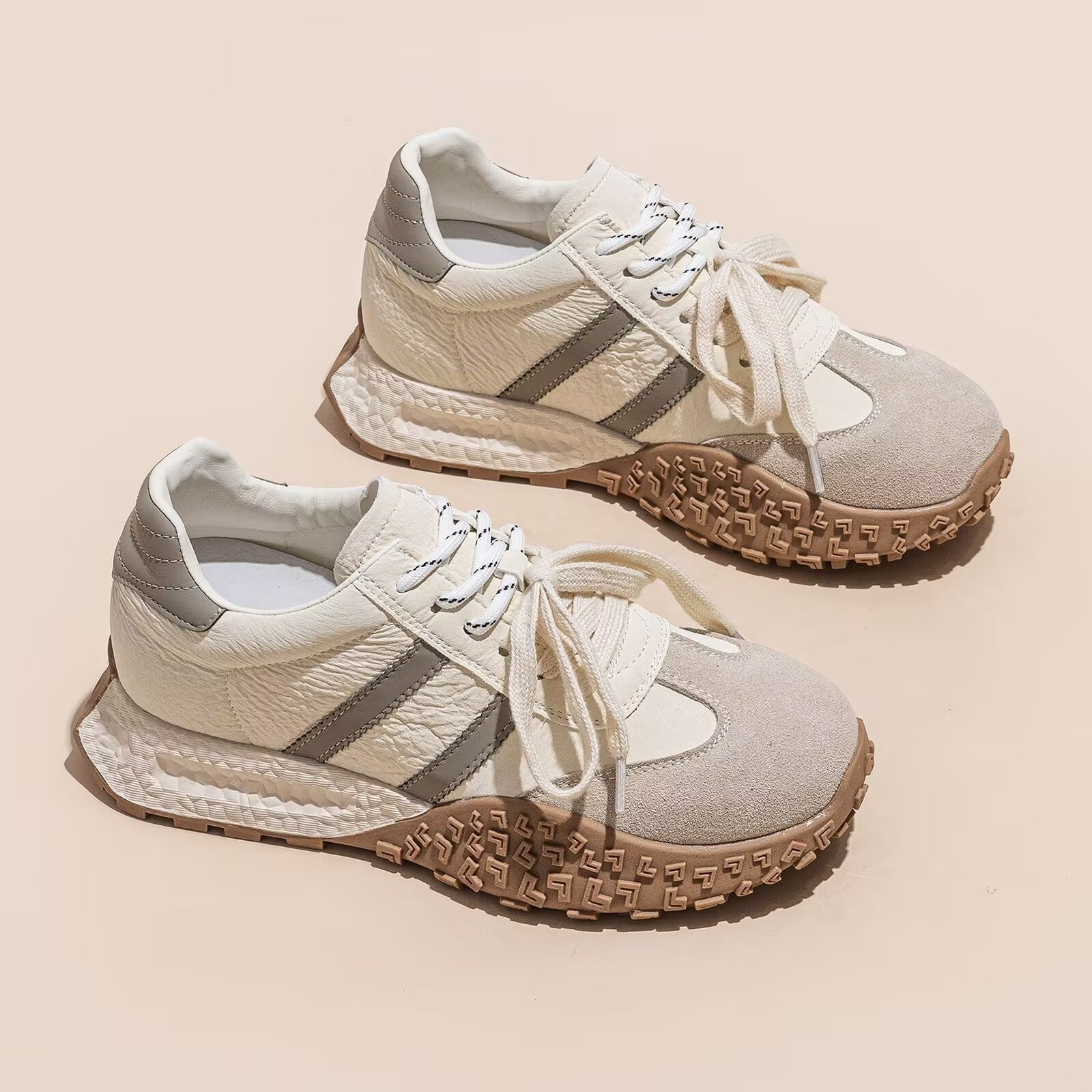 Damen Sportliche Sneakers mit atmungsaktivem Obermaterial und innovativer Profilmusterung R&B
