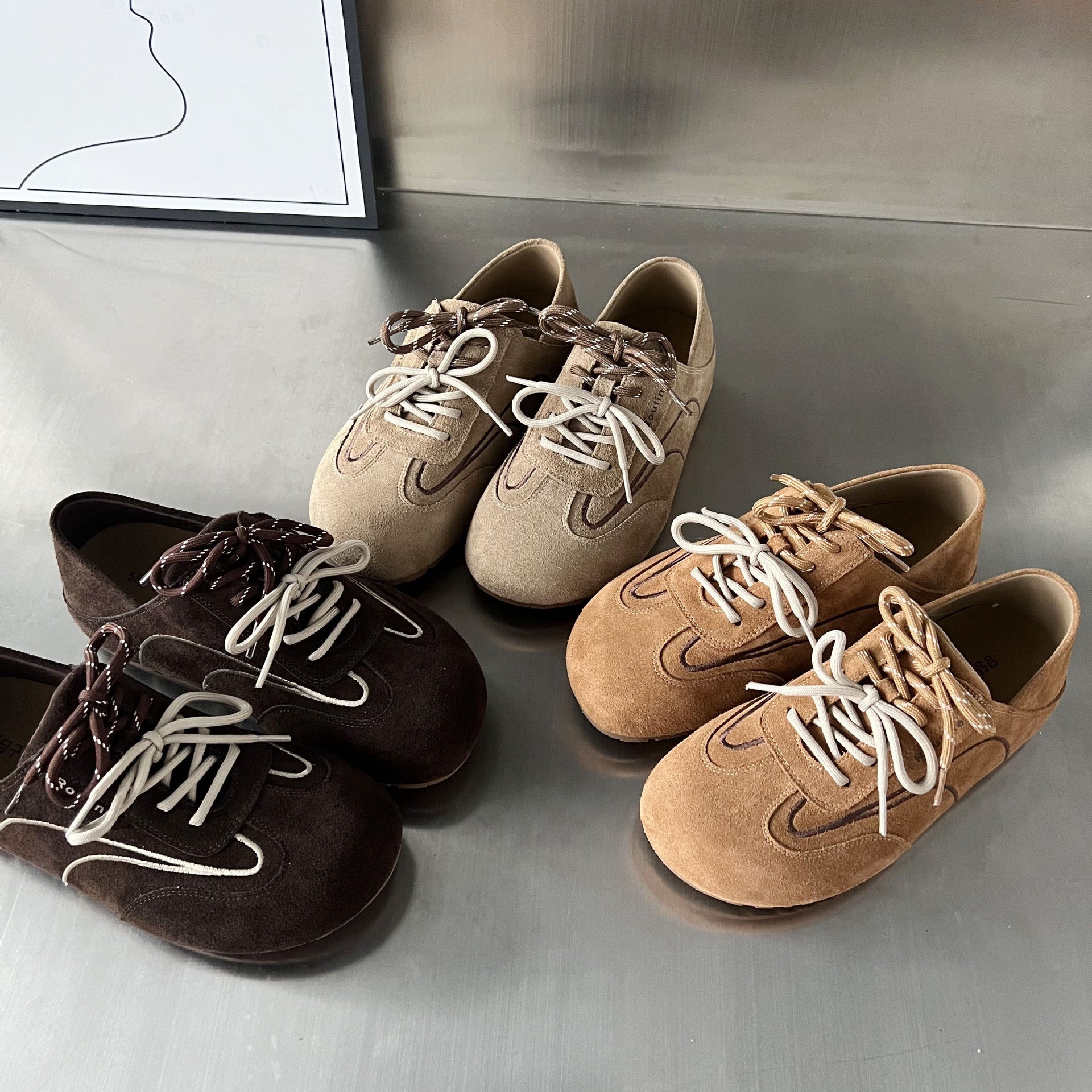 Damen modische Wildleder-Sneaker mit stilvollem Design und innovativem Schnürsystem R&B