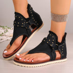 Damen modische Zehentrenner-Sandalen mit hochwertigem Kunstleder und dekorativen Nieten R&B