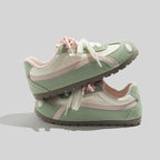 Damen Leichte und atmungsaktive Sneakers mit innovativen Schnürdetails