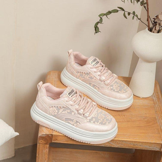 Damen Sneakers mit filigranem Blumenmotiv und gepolsterter Sohle R&B