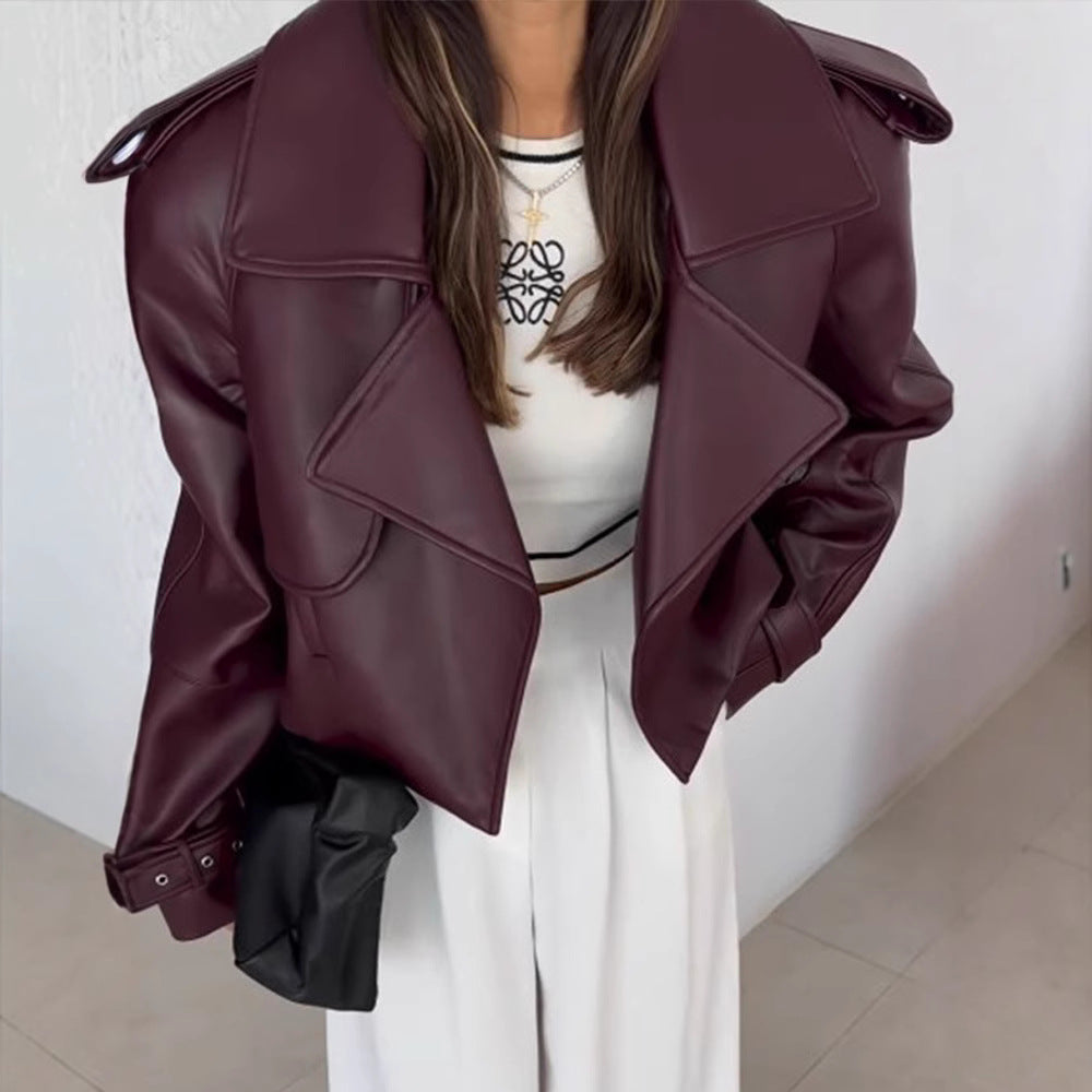 Damen Kunstlederjacke im cropped Stil mit modernen Details und praktischen Taschen R&B