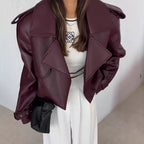 Damen Kunstlederjacke im cropped Stil mit modernen Details und praktischen Taschen R&B