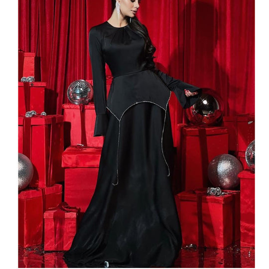 Damen Elegantes Abendkleid mit fließendem Schnitt und hochwertigen Details R&B