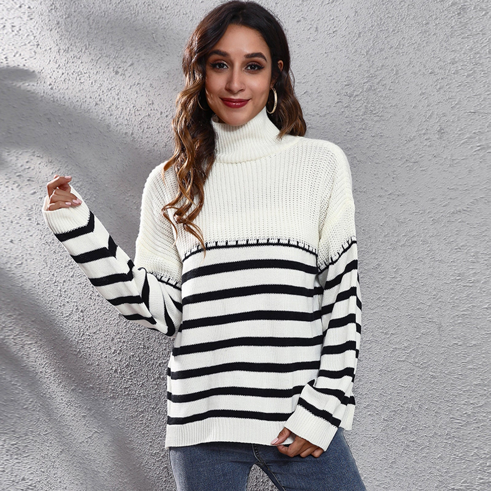 Damen Komfortabler Rollkragenpullover mit modernem Streifenmuster R&B
