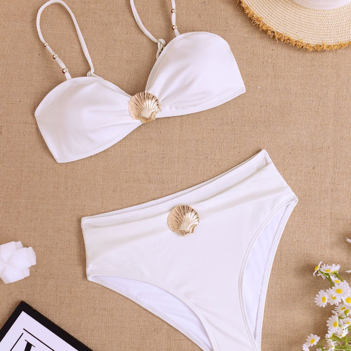 Damen Hochgeschnittener Bikini mit elegantem Muschel-Detail