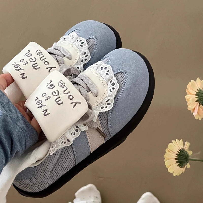Damen Sneakers mit modischen Rüschen-Details und dämpfender Sohle
