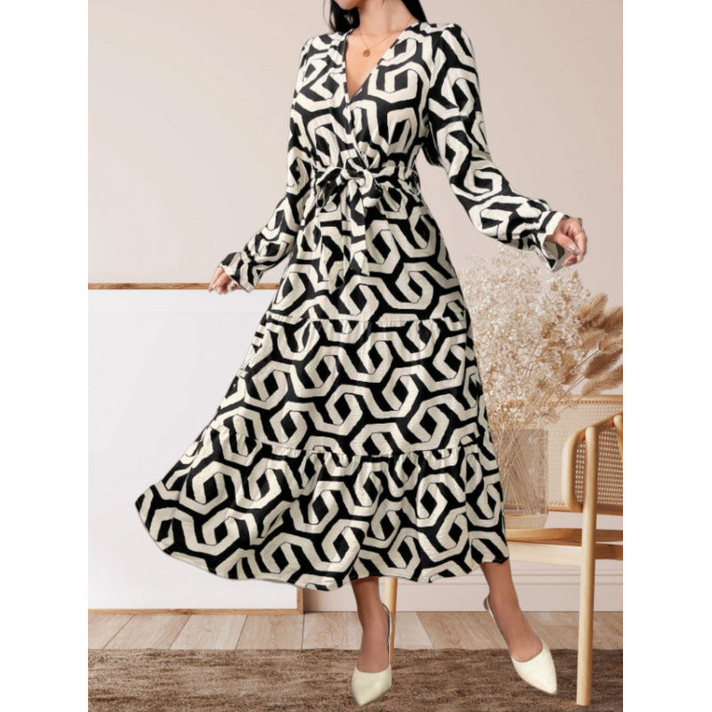 Damen Maxi-Kleid mit modernem geometrischen Druck und taillierbarem Design R&B