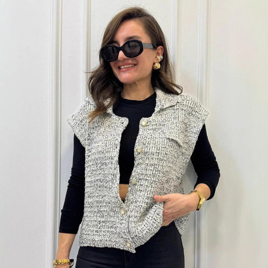 Damen ärmellose Jacke mit strukturiertem Stoff und praktischen Knopfdetails R&B