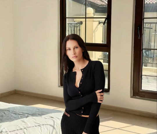 Damen Strick Set mit Knopfdetails und kurzem Schnitt R&B