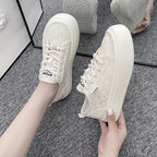 Damen modische Sneaker mit trendiger Perlenschnürung und robuster Gummisohle