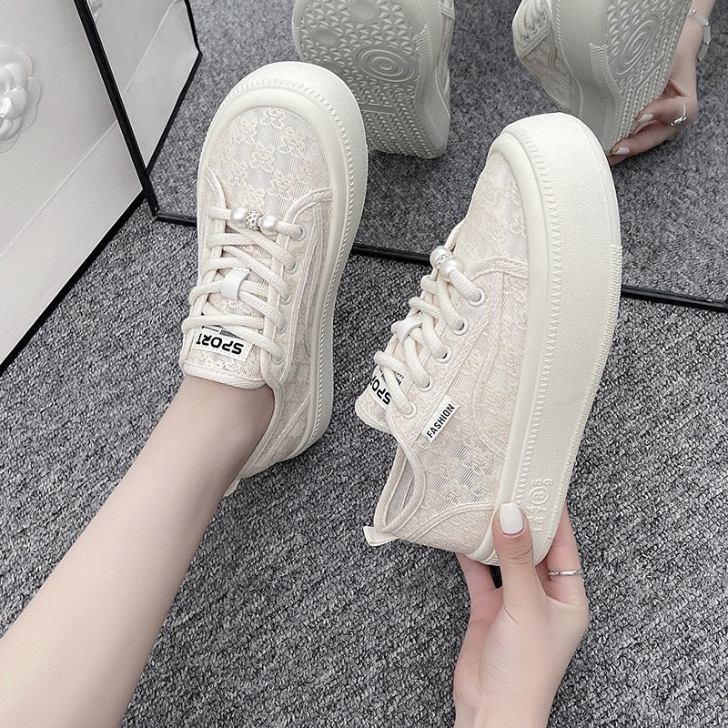 Damen modische Sneaker mit trendiger Perlenschnürung und robuster Gummisohle