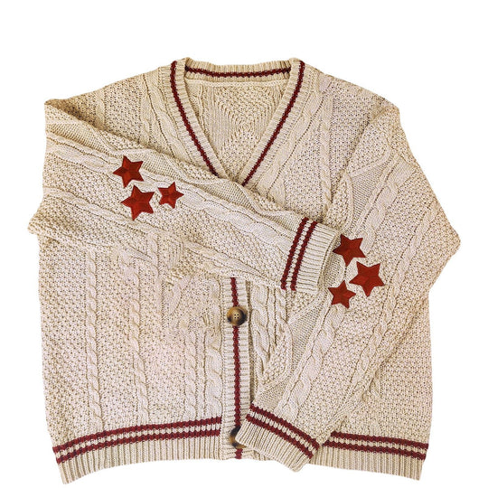 Damen Grobstrickjacke mit eleganten Sternenapplikationen und kontrastierenden Details R&B