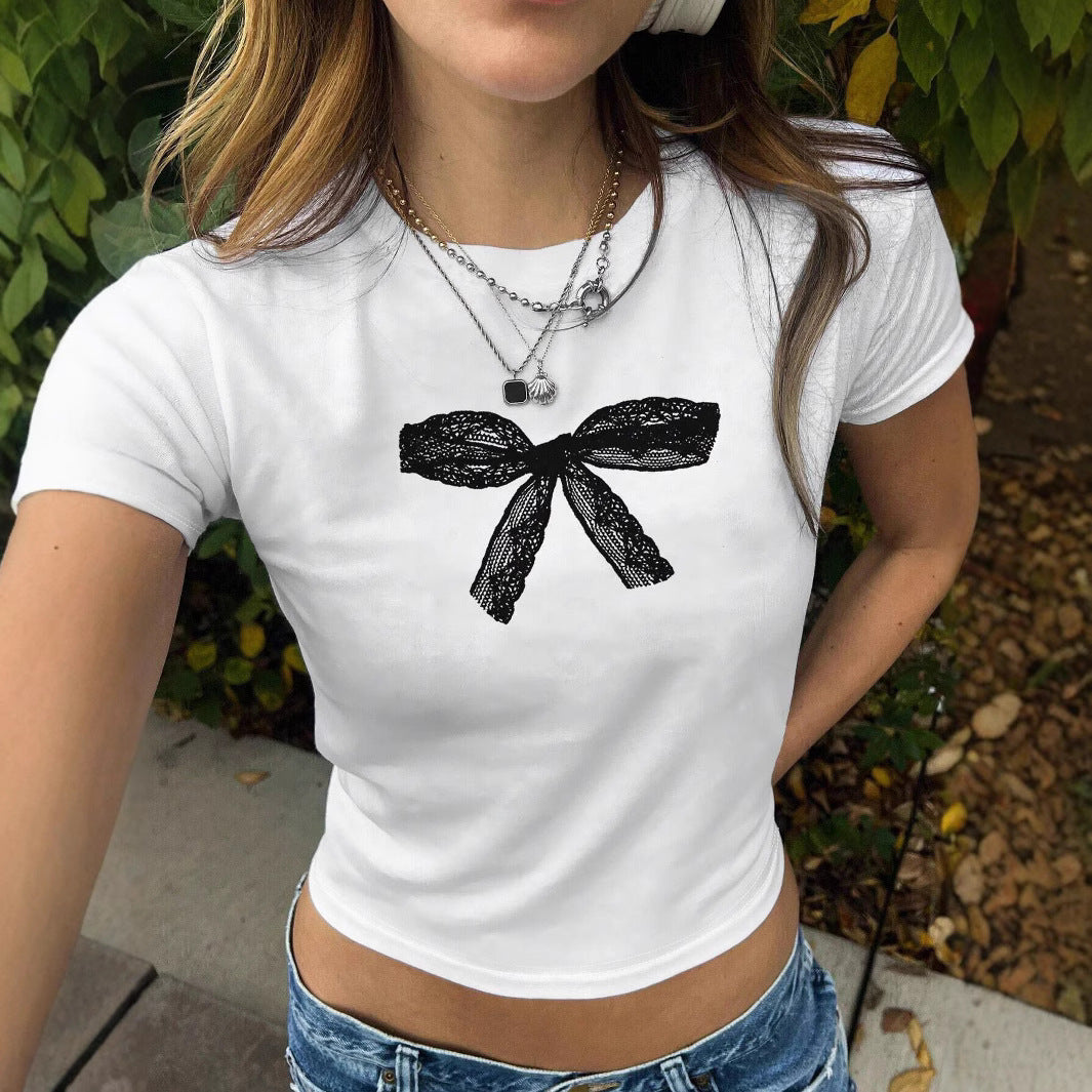 Damen T-Shirt mit verspieltem Katzenmotiv und zarten Flügeln R&B