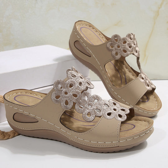 Damen Elegante Plateau-Sandaletten mit floralen Applikationen und atmungsaktiver Sohle R&B