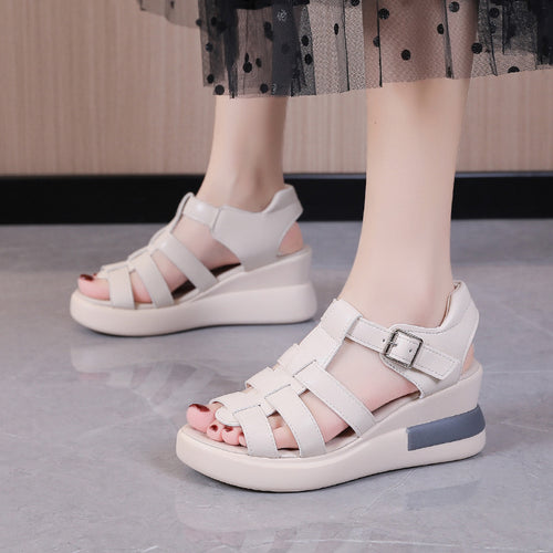 Damen nan luftige Riemchen-Sandalette mit gepolstertem Komfortfußbett und dezenter Plateauzwischensohle R&B