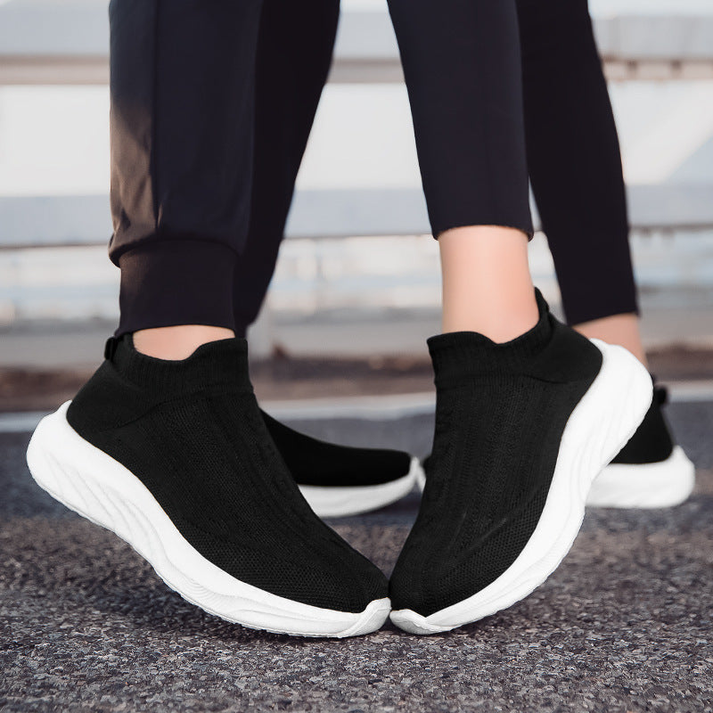 Damen Strick-Sneaker mit rutschfestem Profil und atmungsaktiver Obermaterialstruktur