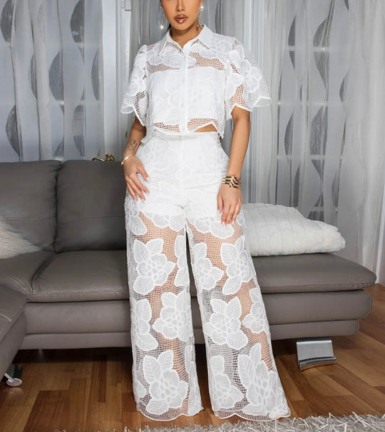 Damen nan kurzgeschnittene Hemdbluse aus floraler Netzspitze mit hochgeschnittener Weitbein-Hose R&B