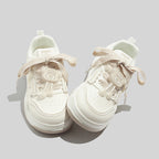Damen Sneakers mit kreativem Schnürsystem und atmungsaktivem Mesh-Obermaterial