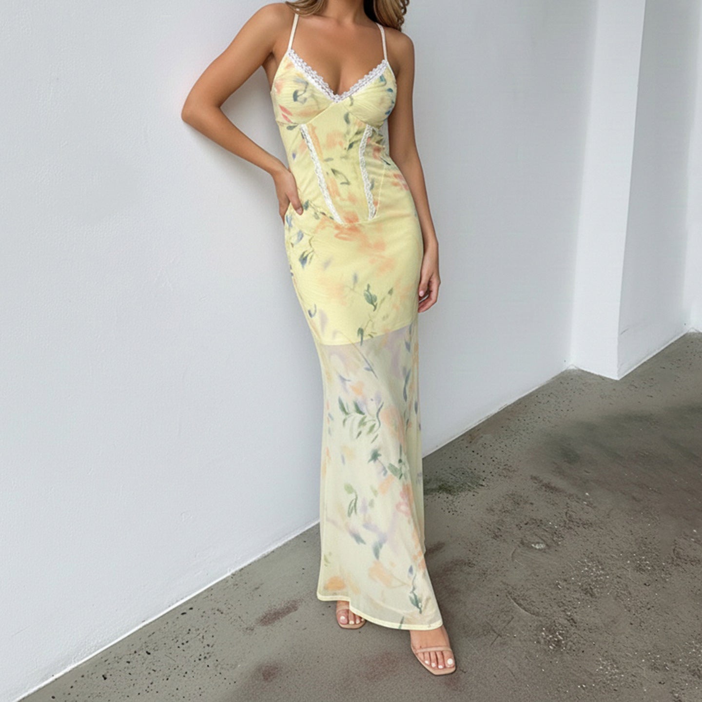 Damen Blumen Maxikleid mit raffinierten Spaghettiträgern und Spitzen-Akzenten R&B