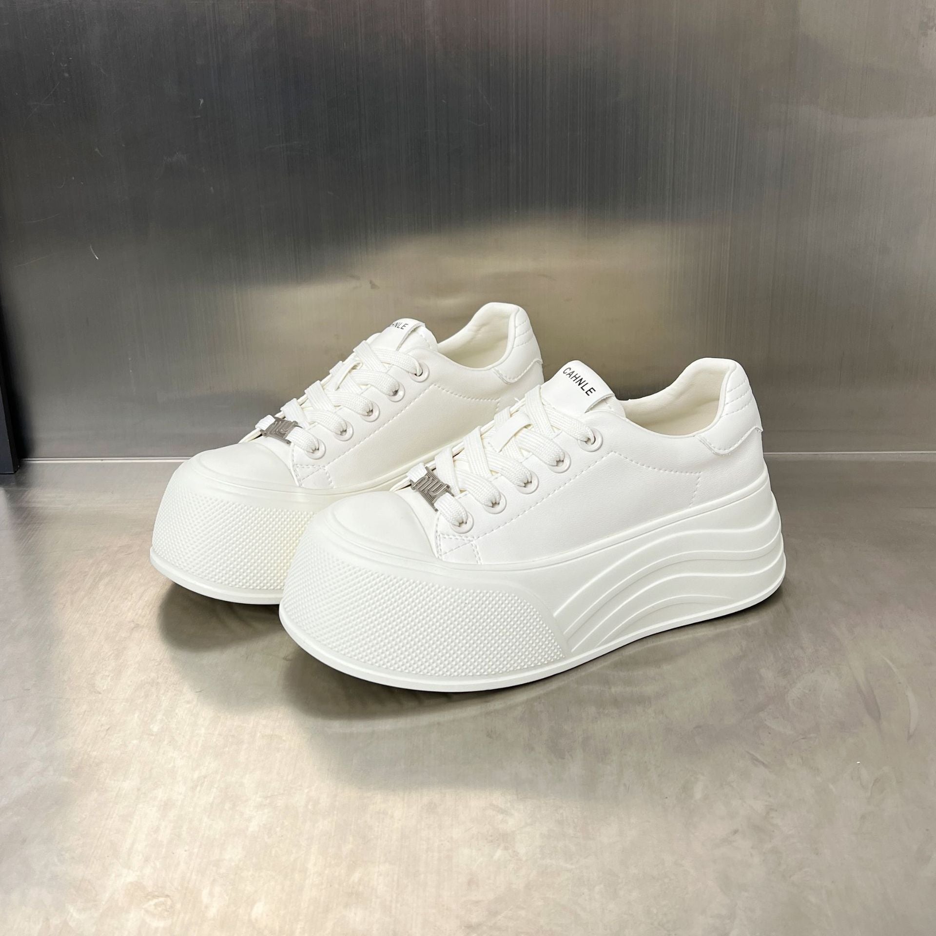 Damen Plattform Sneakers mit elegantem Design und atmungsaktiver Obermaterialstruktur R&B