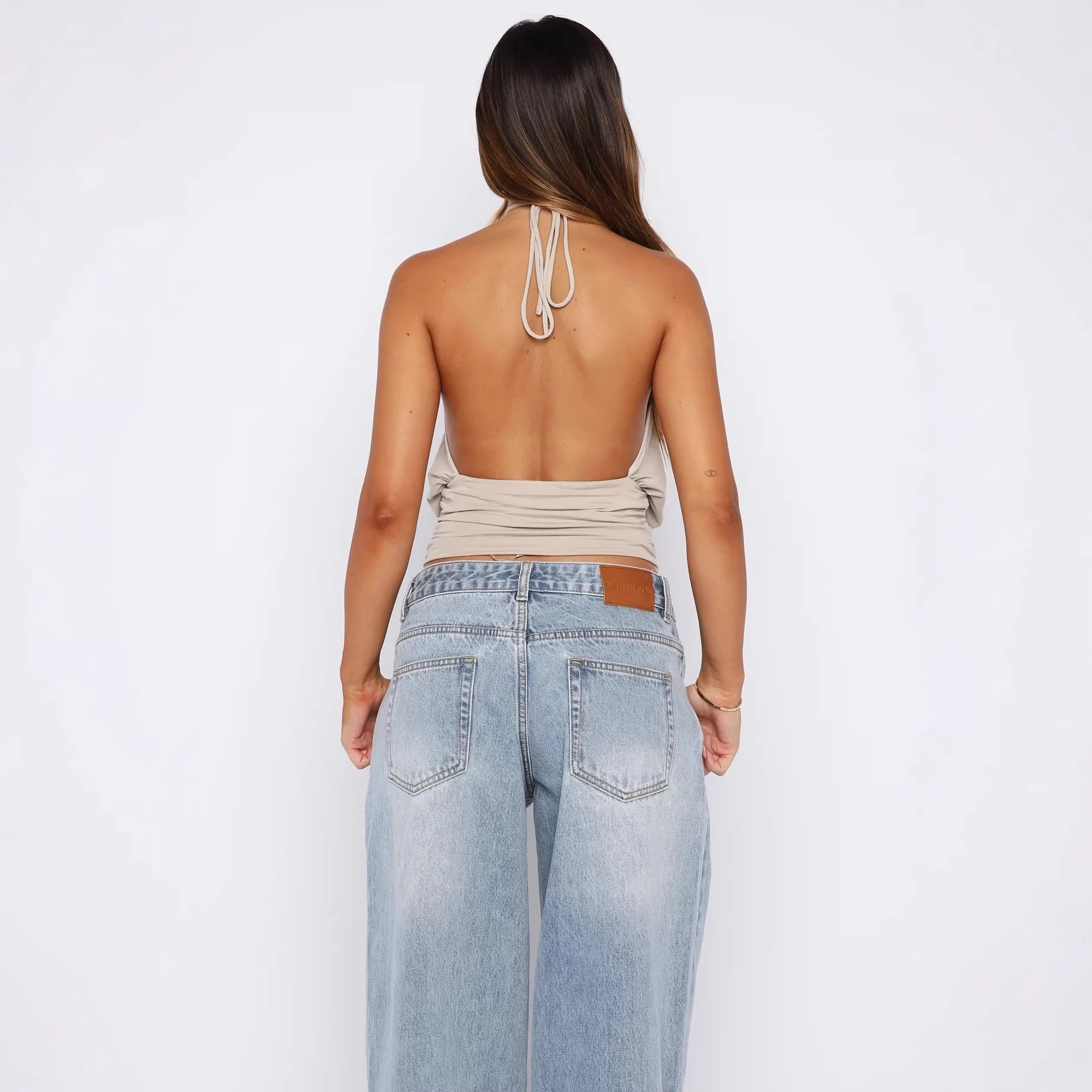 Damen Elegantes Halterneck-Top mit raffiniertem Ausschnitt und dekorativem Ringdetail R&B