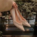 Damen Pumps mit funkelndem Strassbesatz und spitz zulaufendem Design