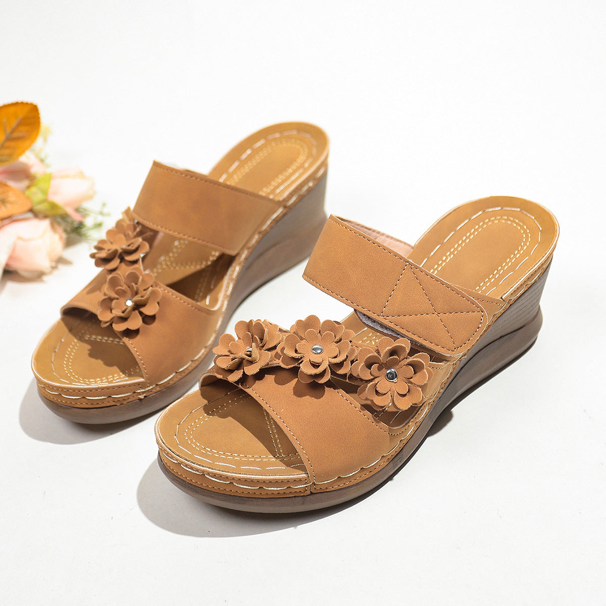 Damen Komfortable Wedge-Sandalen mit floralem Dekor und anatomischem Fußbett R&B