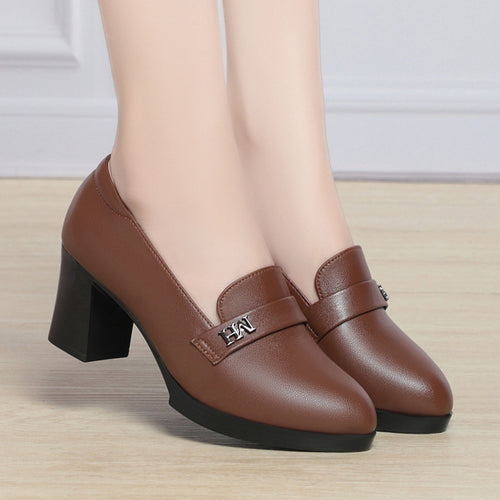 Damen elegante Pumps mit modischem Schmuckdetail und komfortablem Blockabsatz R&B