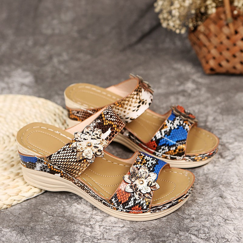 Damen Wedge-Sandalen mit floralem Dekor und geschmackvollem Riemendesign R&B