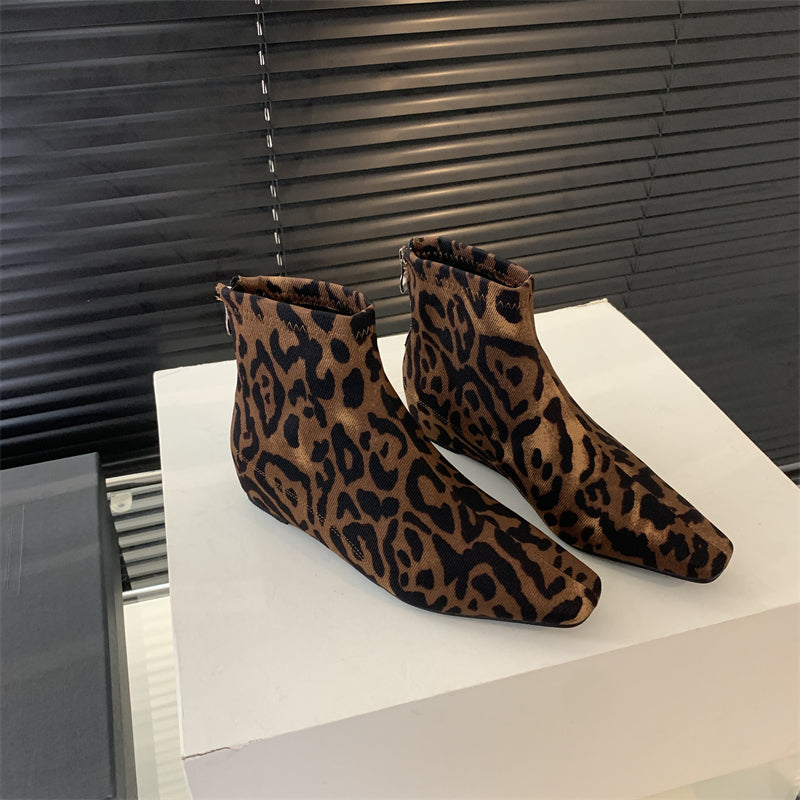 Damen modische Ankle Boots aus feinem Wildleder mit spitzem Schnitt und leichter Keilsohle R&B