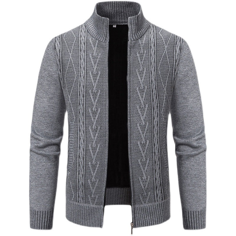 Herren Strickjacke mit modernem Zopfmuster und hochgeschlossenem Kragen R&B
