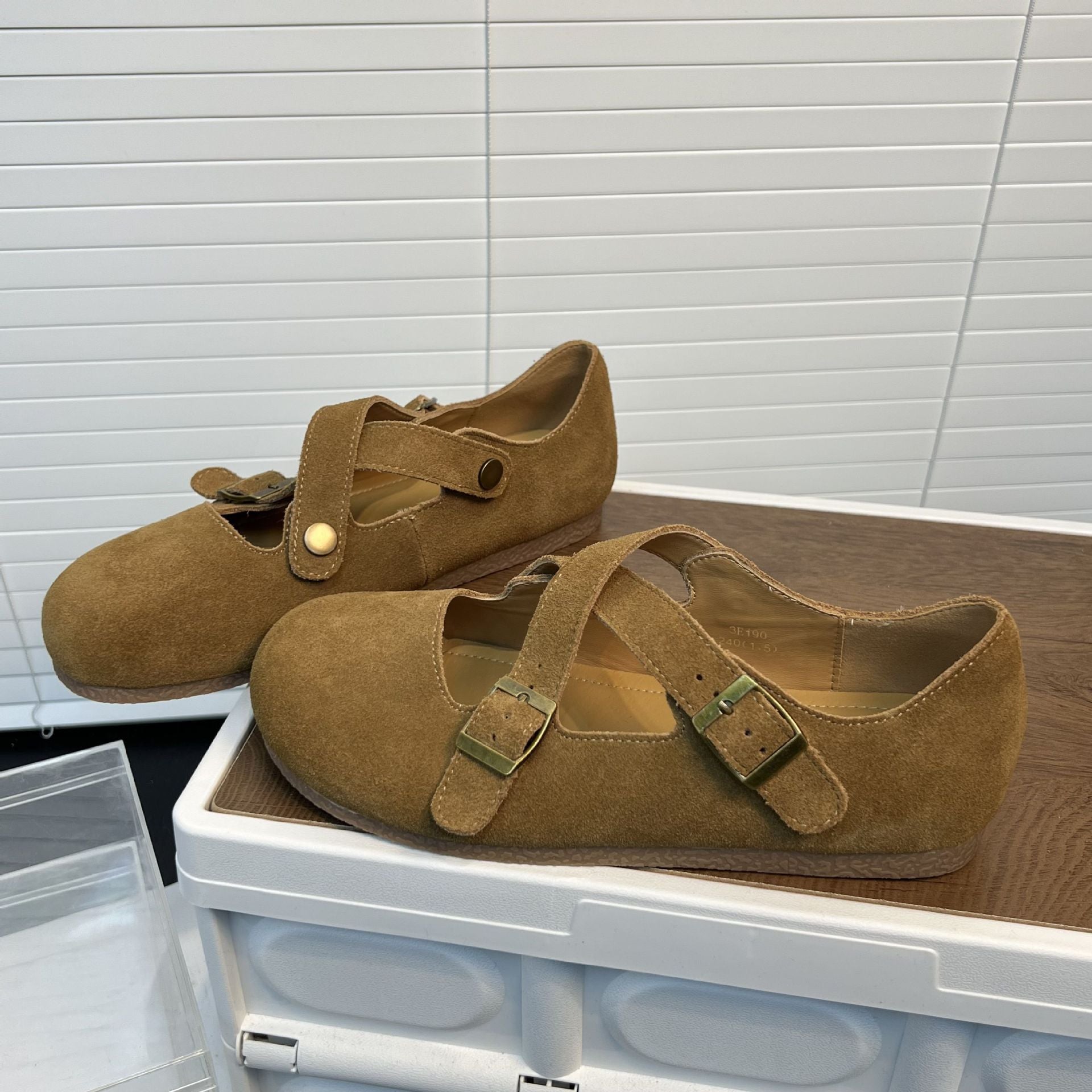 Damen bequeme Clogs mit dekorativem Kreuzriemen und sanfter Wildlederoberfläche R&B