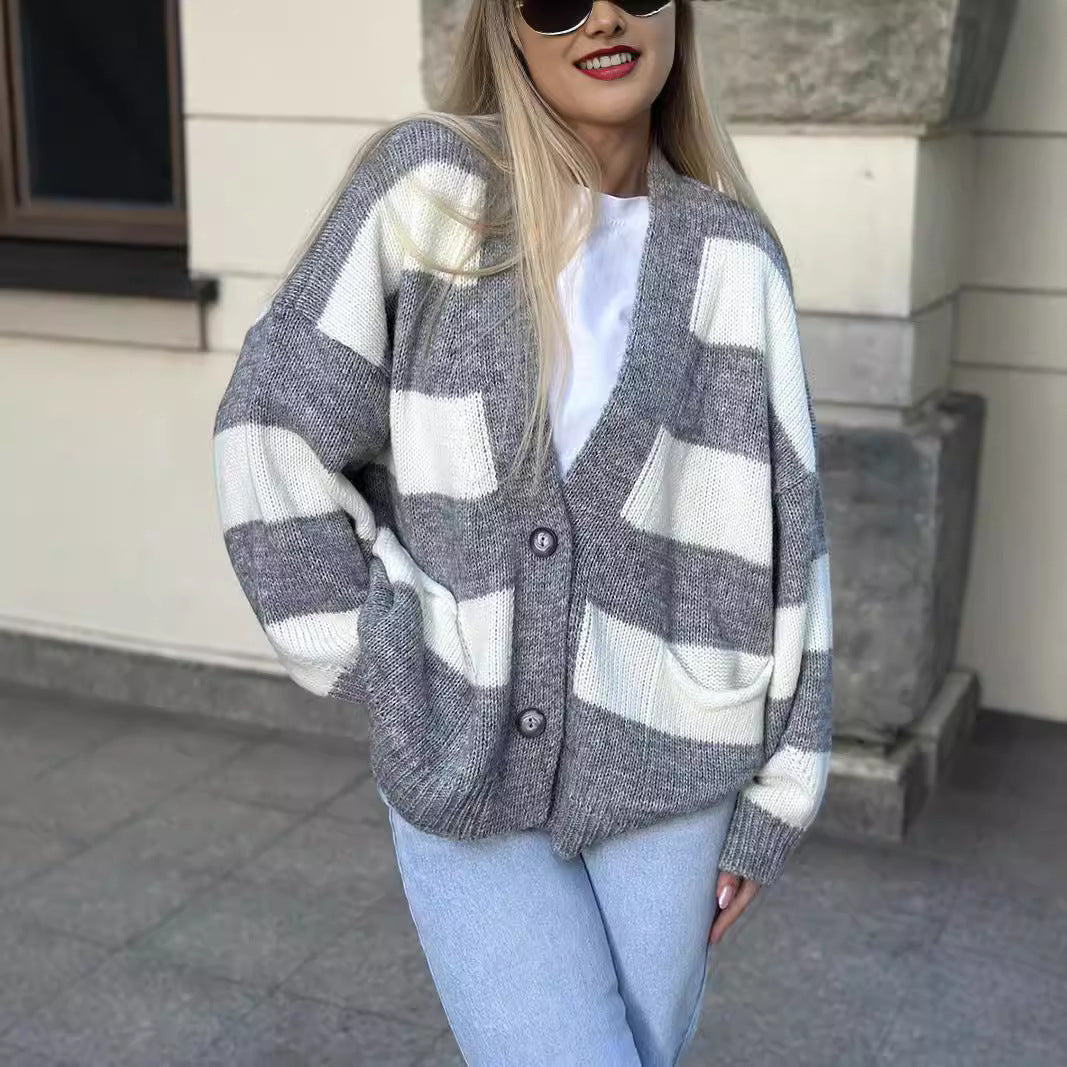 Damen kuschelige Strickjacke mit auffälligem Streifenmuster und praktischen Taschen R&B